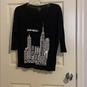 Medium. Thin material. Quarter sleeve